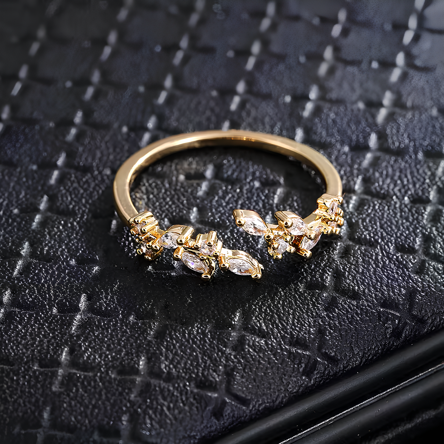 Dilove Zarif Kristal Taşlı Yaprak Kadın Yüzük – Modern Takı