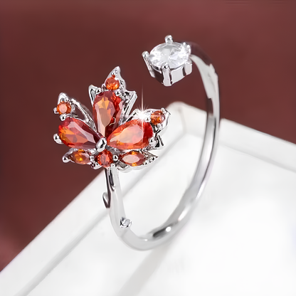 Beyaz & Altın Yaprak Desenli Kadın Yüzük – Şık ve Zarif Ayarlanabilir | Dilove