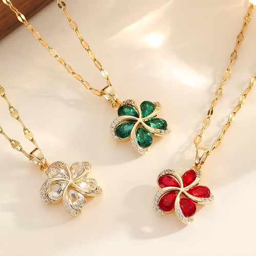 Dilove Kristal Taşlı Çiçek Kolye – Günlük ve Özel Günler İçin