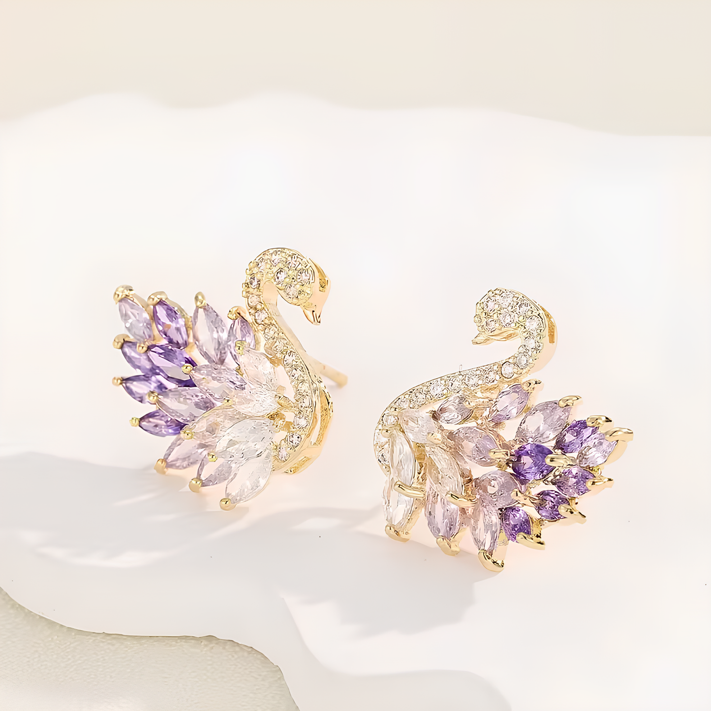 Dilove Kristal Taşlı Çiçek Kadın Küpe – Moda ve Hediyelik Aksesuar